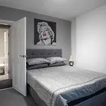 Refurbished Home, 8 Mins To Cc