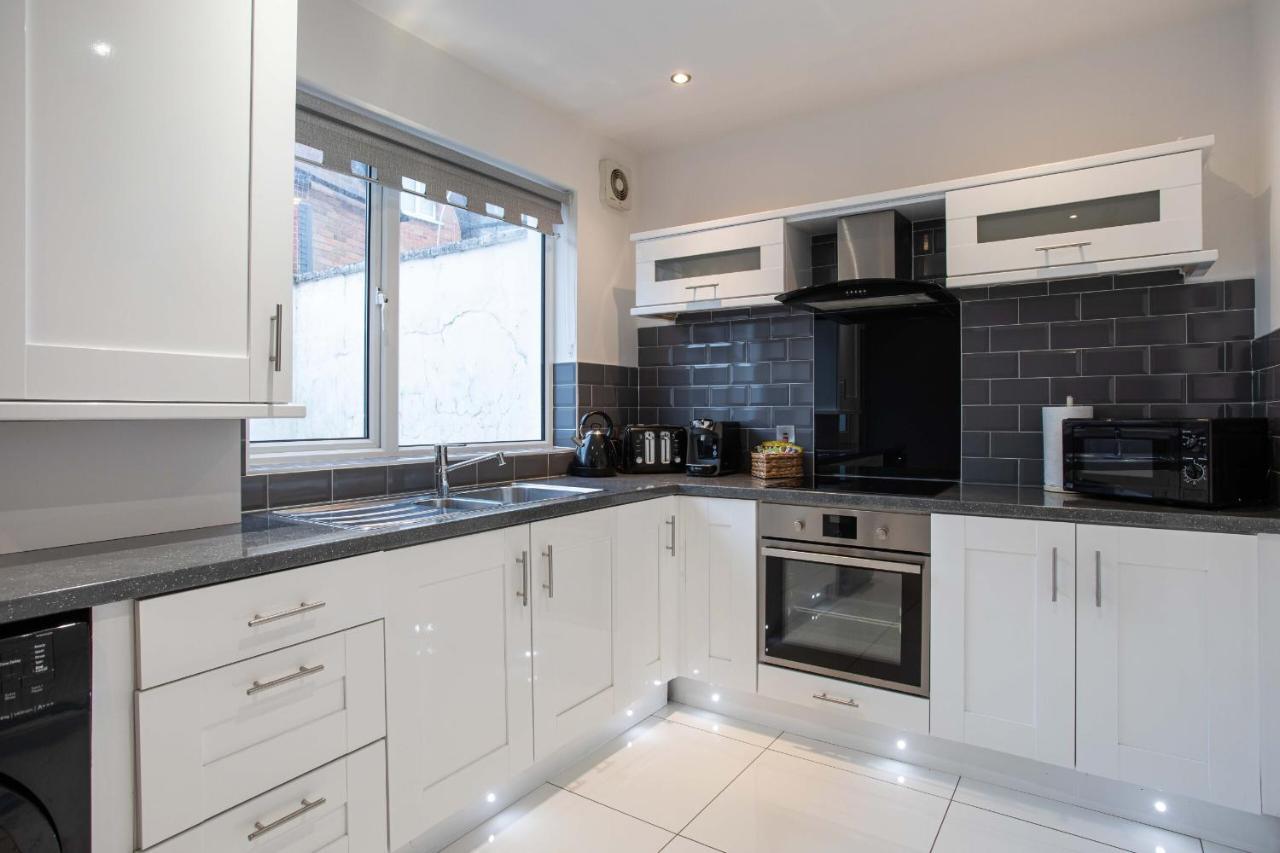 Holiday home Refurbished Home, 8 Mins To Cc