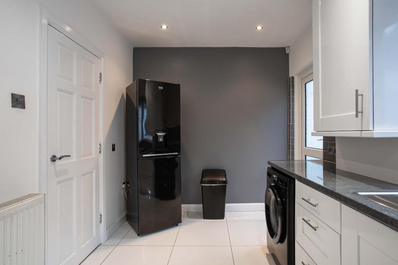 Refurbished Home, 8 Mins To Cc
