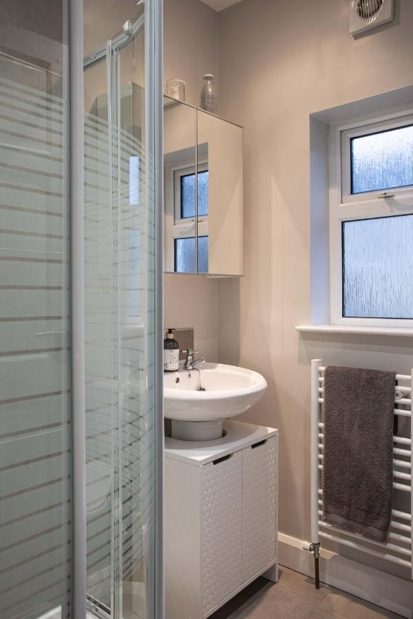 Refurbished Home, 8 Mins To Cc *