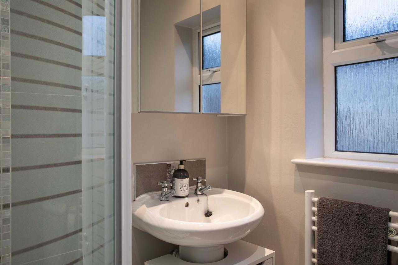 Refurbished Home, 8 Mins To Cc Holiday home Belfast