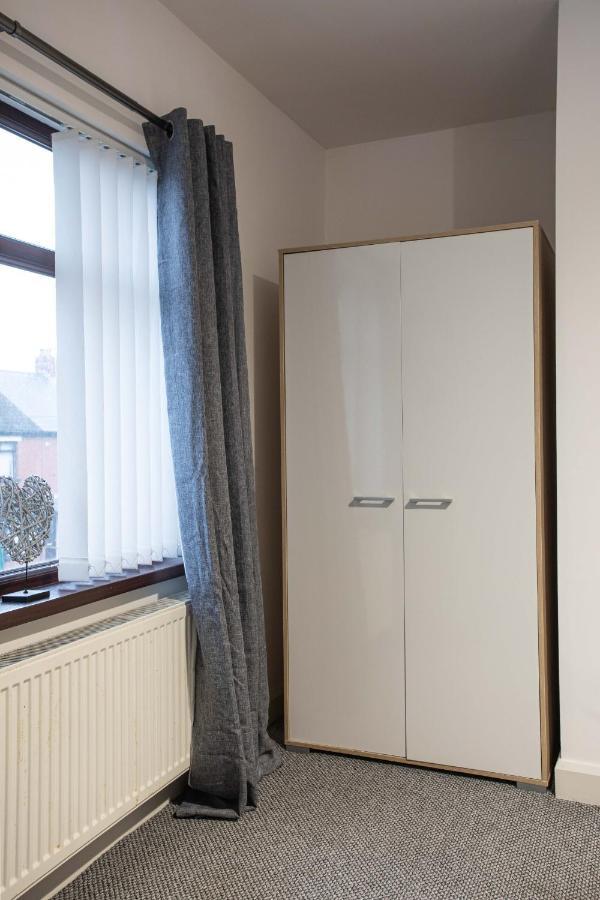 Holiday home Refurbished Home, 8 Mins To Cc